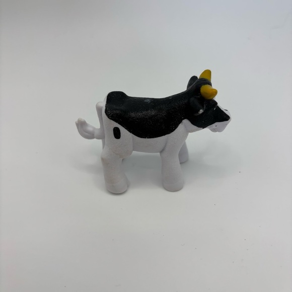 Black and White mini Toy Cow Figure - Picture 3 of 4